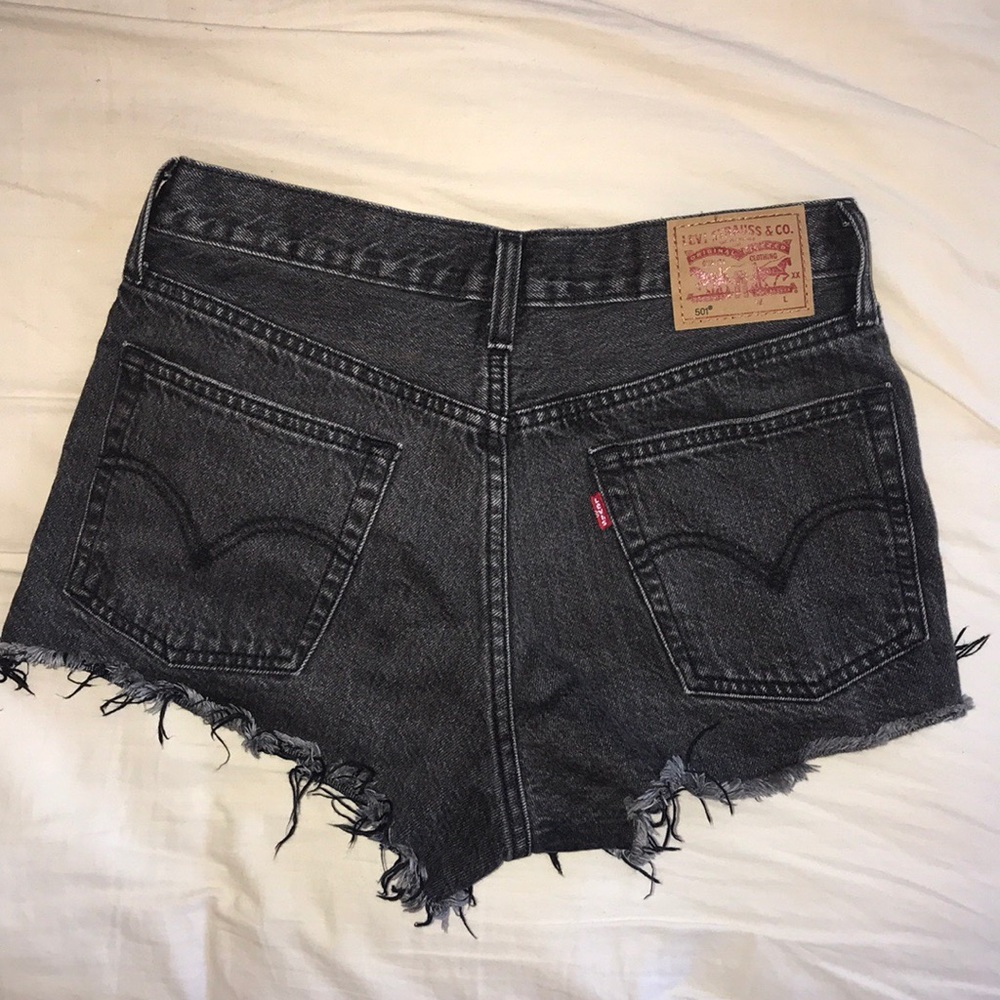 Levi’s jean shorts - Picture 3 of 4